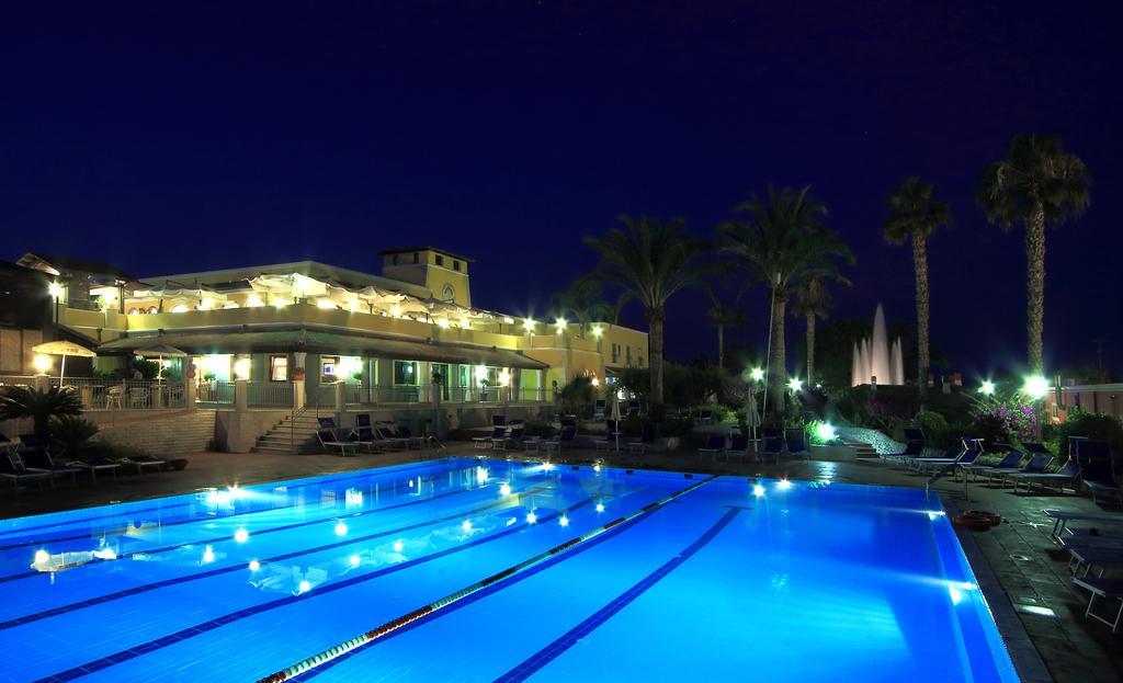 Igv Club Baia Samuele Hotel ซัมปิเอรี ภายนอก รูปภาพ